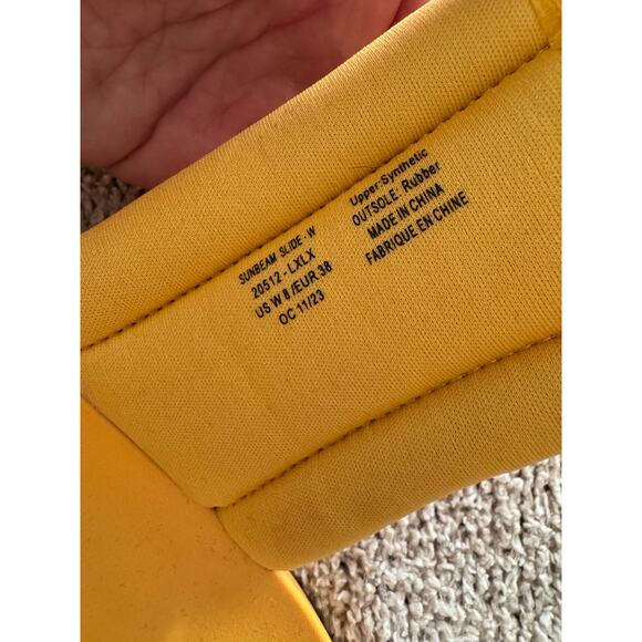 OluKai sunbeam slides size 8 - Picture 3 of 7